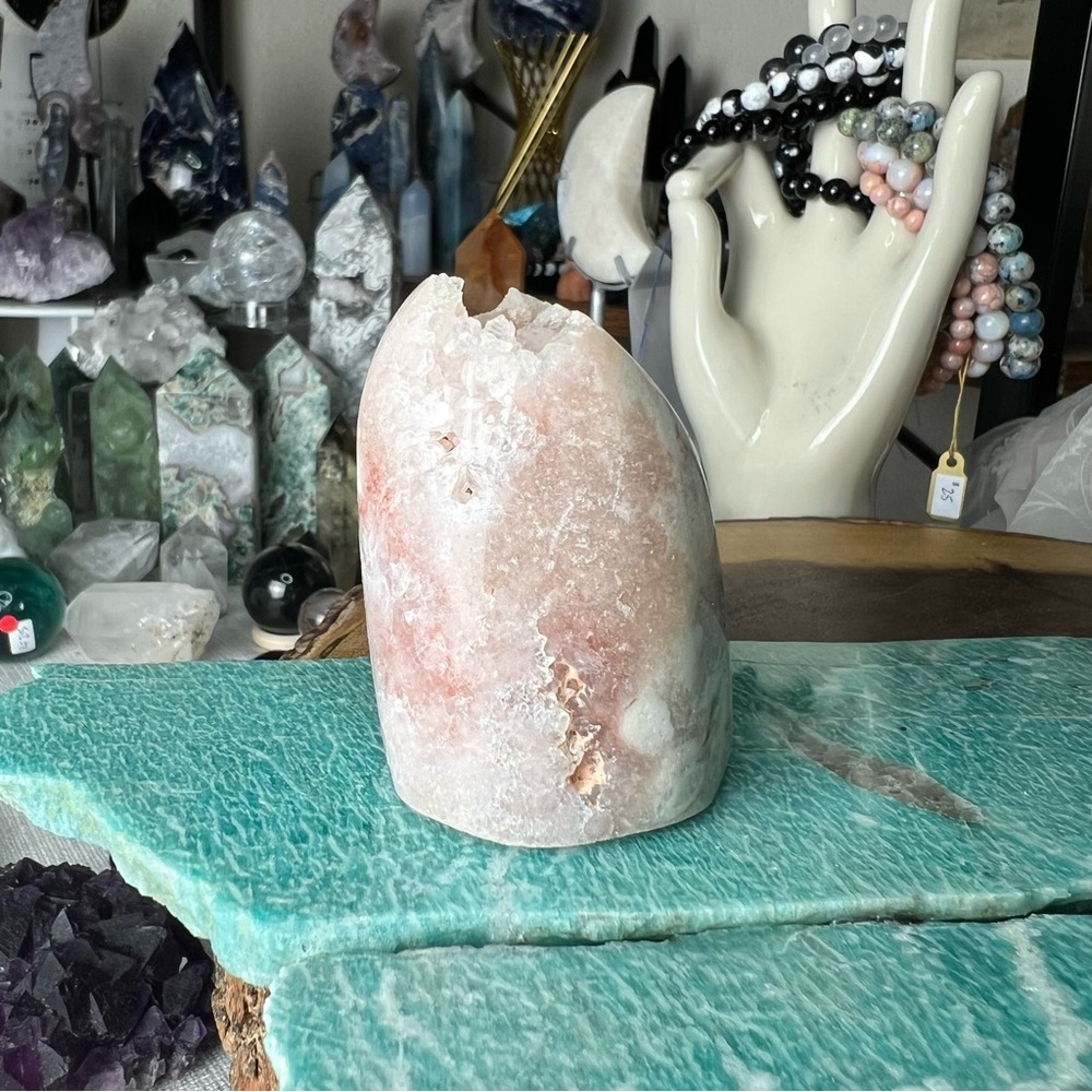 Pink amethyst freeform - Picture 6 of 9